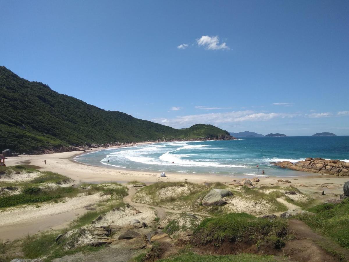 Genesis Beach Hostel! Quartos Compartilhados E Privativos Na Pinheira 팔호카 외부 사진