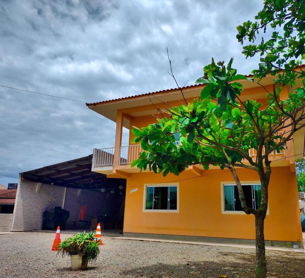 Genesis Beach Hostel! Quartos Compartilhados E Privativos Na Pinheira 팔호카 외부 사진