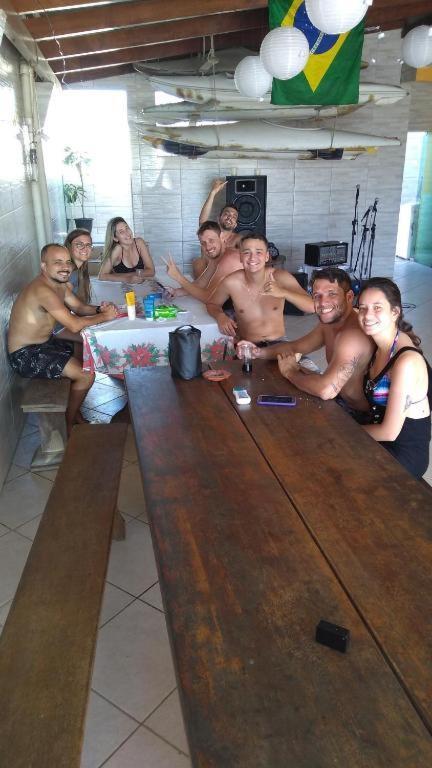 Genesis Beach Hostel! Quartos Compartilhados E Privativos Na Pinheira 팔호카 외부 사진