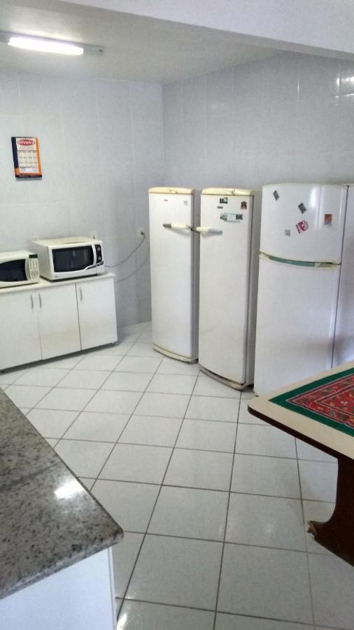 Genesis Beach Hostel! Quartos Compartilhados E Privativos Na Pinheira 팔호카 외부 사진